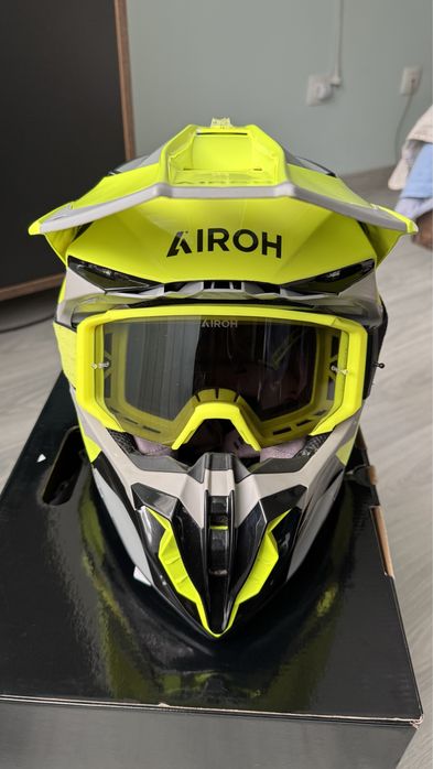 Каска TWIST 3 king yellow gloss AIRON