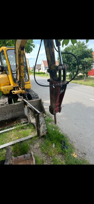 Mini incarcator bobcat 3,5 tone , mini excavator 4 tone de inchiriat