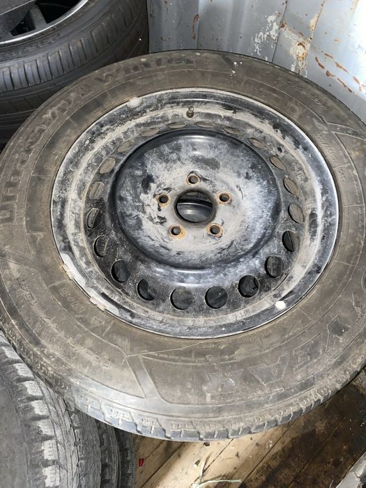 4 бр. железни джанти 17- ки, 5x114.3 с гуми 235/65/17