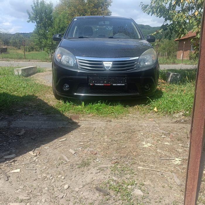 Vând Dacia sandero