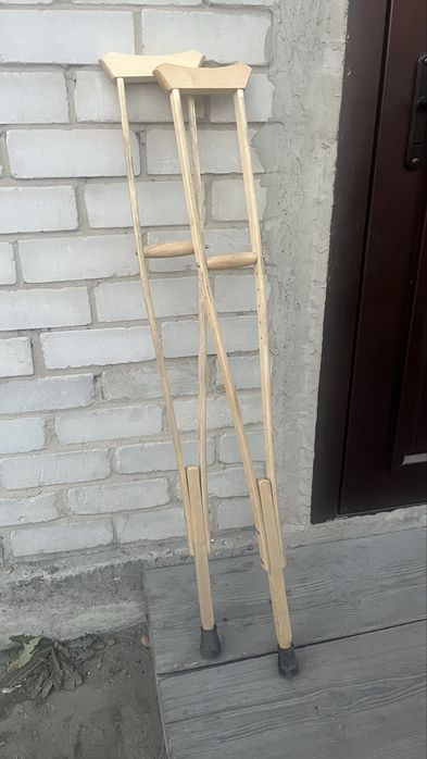 Продам костыли деревянные