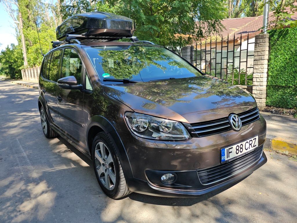 Volkswagen Touran / 2.0 diesel / automat / 7  locuri / Cross