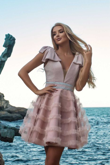 рокля Cocoon Boutique размер S