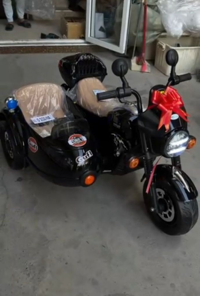 Detskiy mototsikl  sotiladi har hillari bor