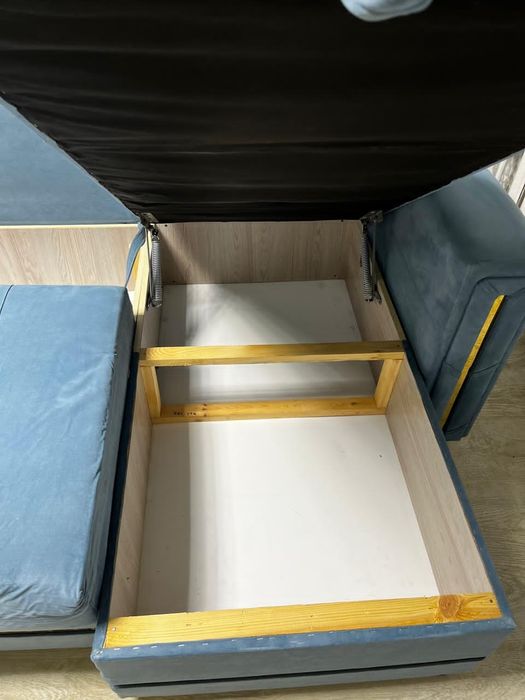 Продам диван хороший