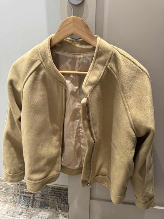 Куртка (бомбер на замке)