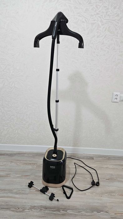Отпариватель для одежды TEFAL  Черный/бежевый