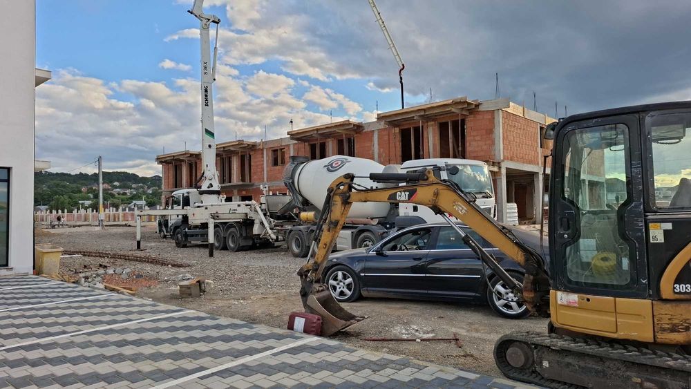 Executam case, blocuri, hale la rosu sau la cheie