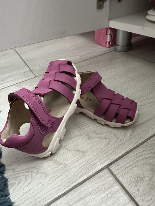 Sandale din piele marimea 22-23