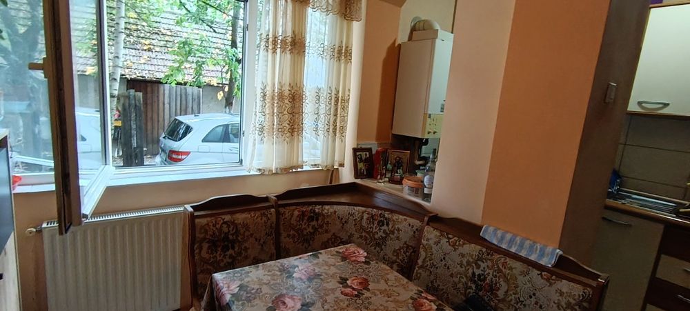 Vând garsoniera cu boxă în zona Astra