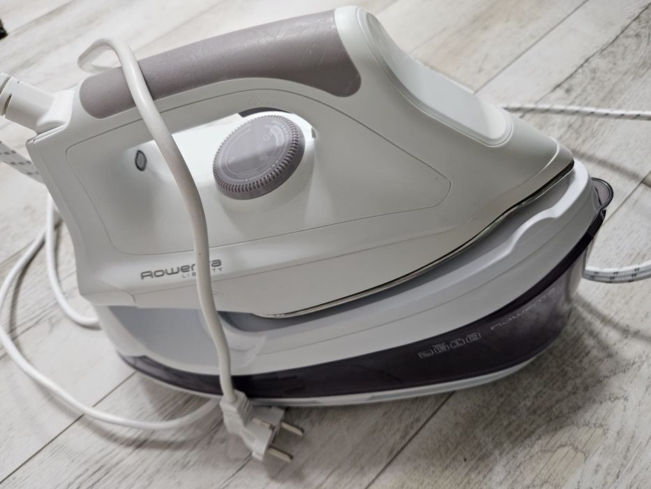 Statie de calcat Rowenta
