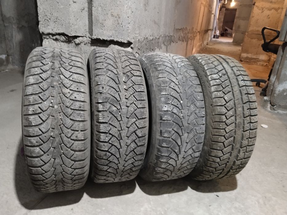 Шины зимние размер 205/55/16. В комплекте с дисками 16 размер.