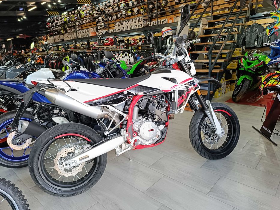 SWM SM 500 VAtm Edition Supermoto ABS -noua -livrare EST BIKE Campina