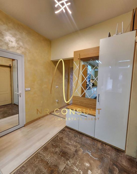 Дава се под наем Тристаен апартамент в София, Център - 90 кв.м за 1100 € - Снимка #7