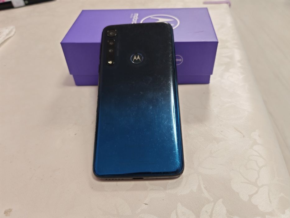 Motorola One Macro 4/64 GB - отличен