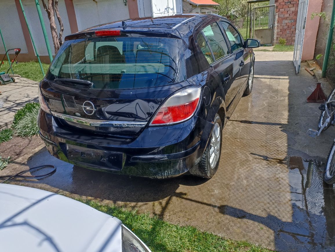 OPEL ASTRA H 1.6 105 кс. 2005г.