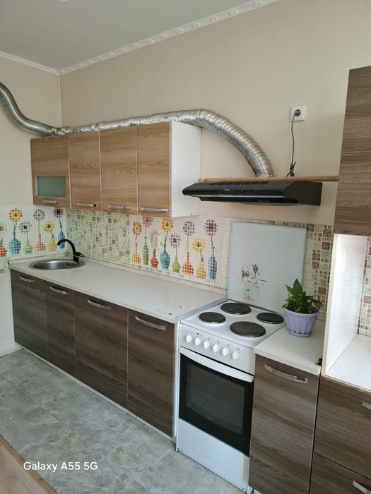 Кухонный гарнитур, длина 290 см.