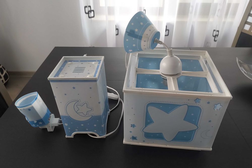 Set Lustra, veioza, lampa de veghe copil albastru deschis, impecabil