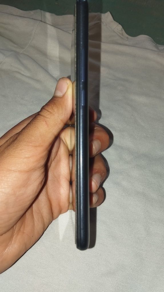Redmi  9 4/128gb kar dak bor rangi qora