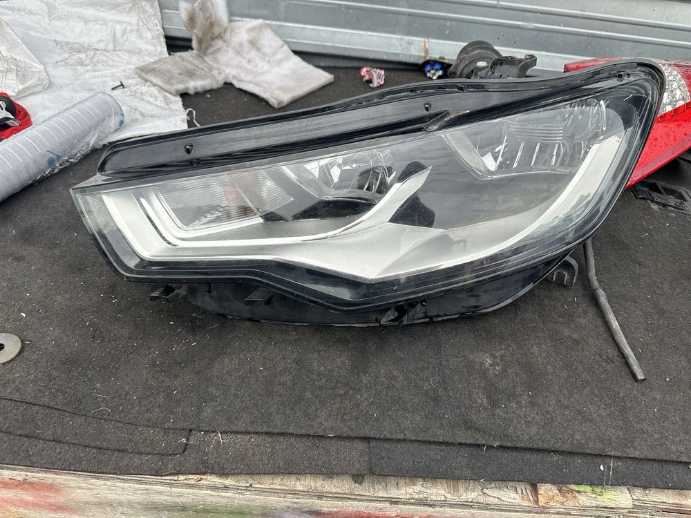 Оригинален фар Audi a6 C7 4g обикновен hella 4g0941004 десен ляв
