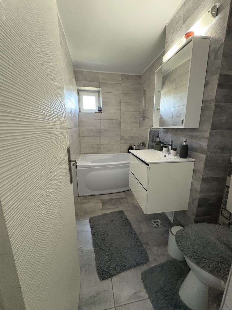 Inchiriez apartament regim hotelier Deva ,2 camere !