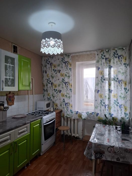Сдаётся 2х комнатная квартира, р-н Жазира, мкр Зачаганск.