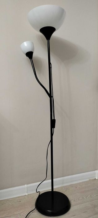 Торшер, напольная лампа от IKEA.