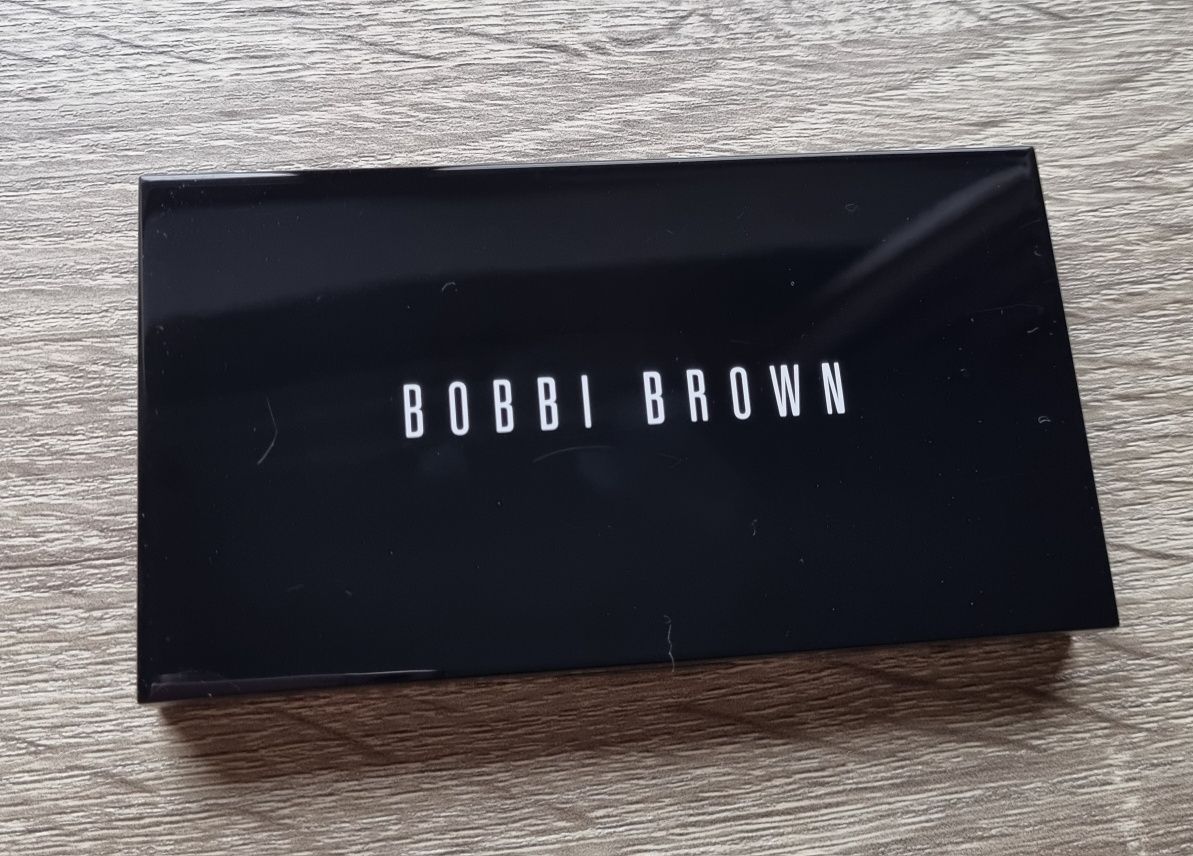 Fond de ten compact Bobbi Brown NOU