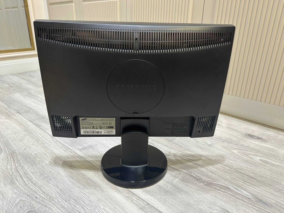 Продам монитор Samsung SyncMaster 943NWX 19 дюймов