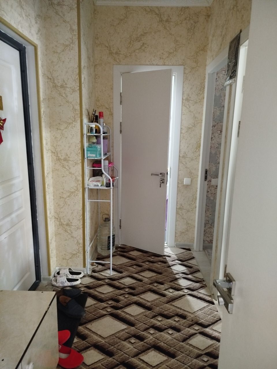 Срочно продаётся квартира в Яшнабадском районе  2/2/5