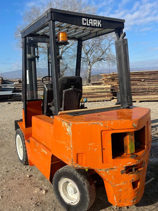 MOTOKAP CLARK - DPM 30 H - Продавам замяням с друг с по големи гуми.