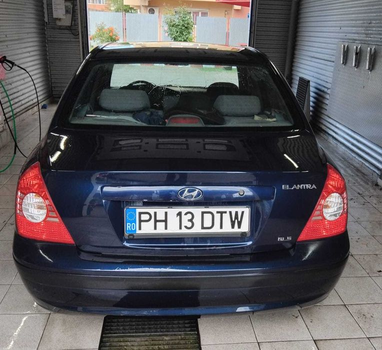 Hyundai Elantra 2006 1.6 benzina