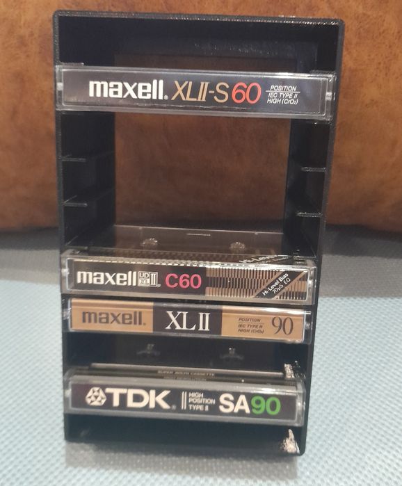 Стойки за аудио касети