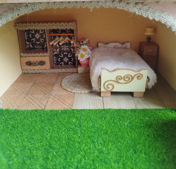 Дървена къща за кукли