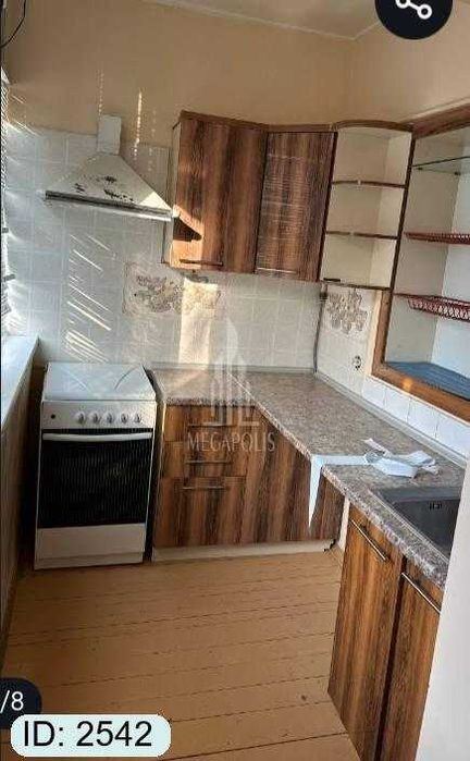 SOTILADI №2542 Vokzal Karzinka tarafda 3xonalik uyimiz sotuvga chiqdi