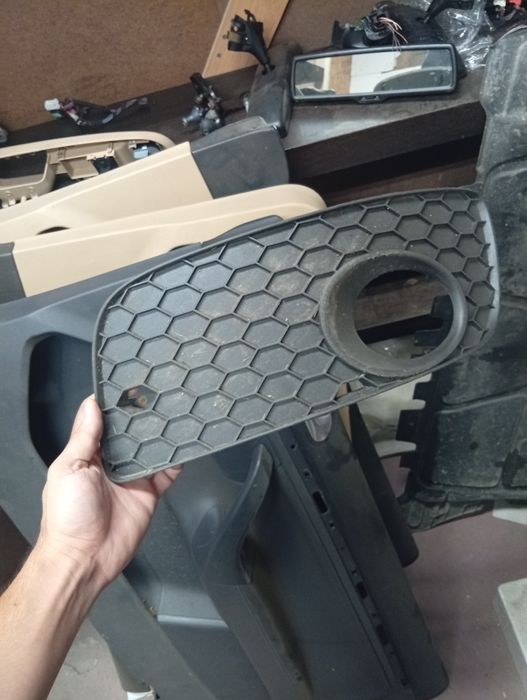 Grila dreapta stanga bara gti golf 5 originala parte sofer