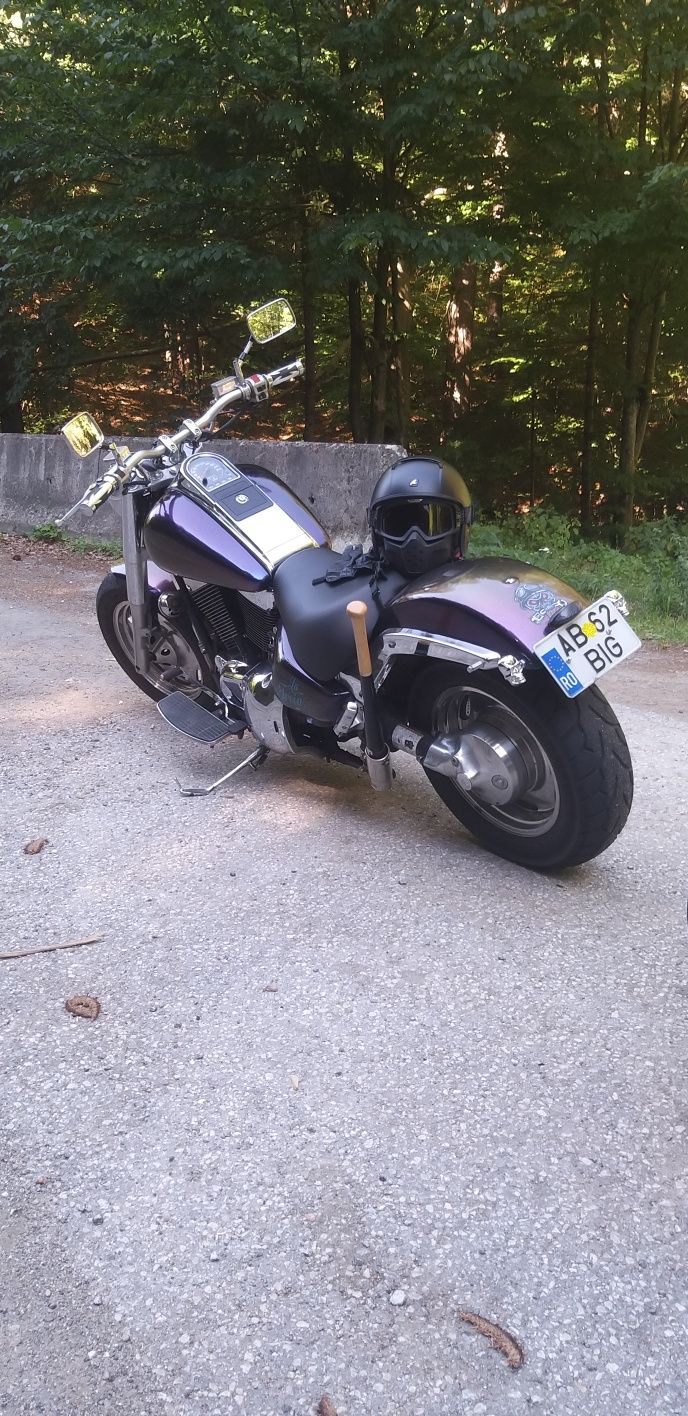 Suzuki intruder VL 1500 LC