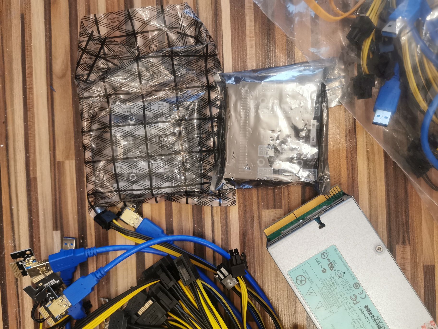 Крипто миньор захранване райзъри Crypto Mining