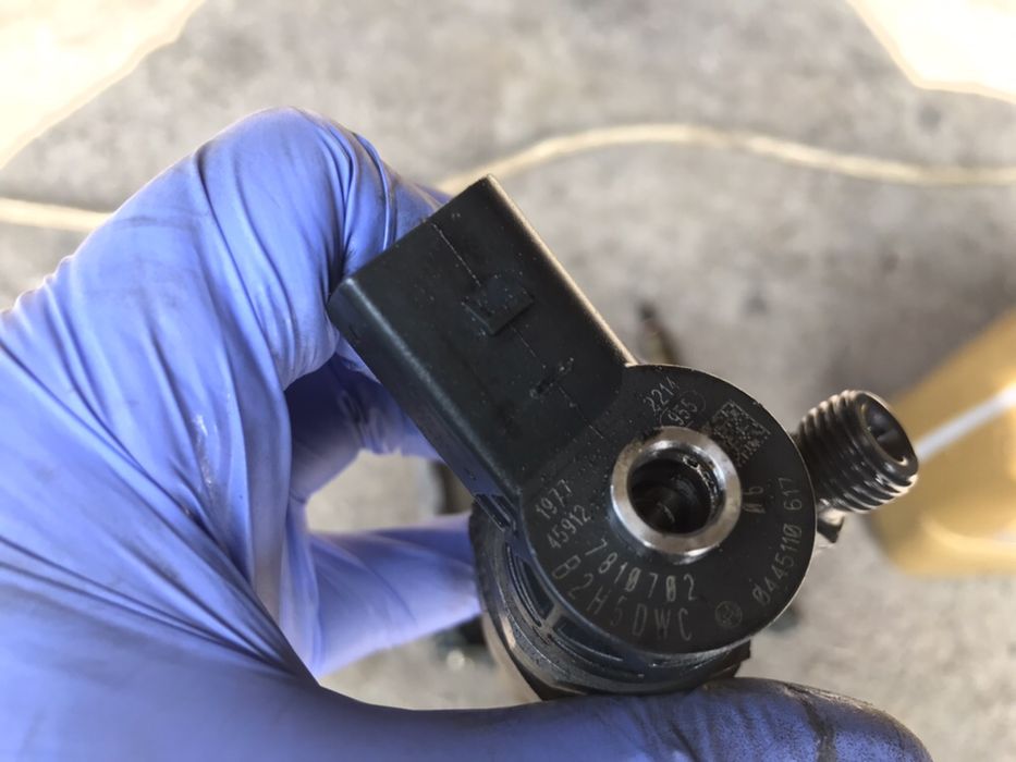 Injectoare injector BMW 520d F10 cod 7 810 702