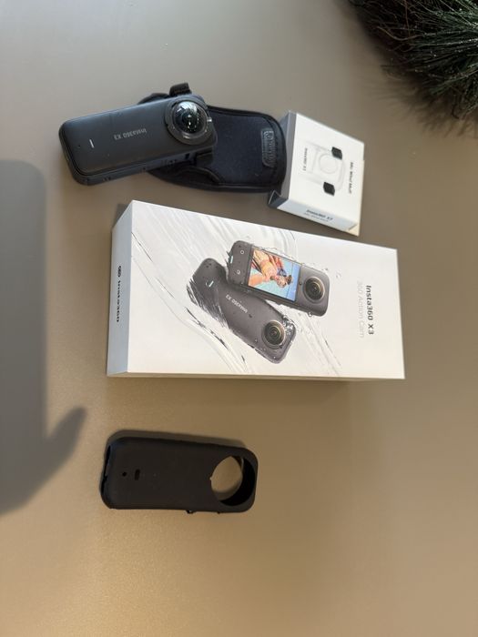 Insta360 x3 action камера + аксесоари - като нова