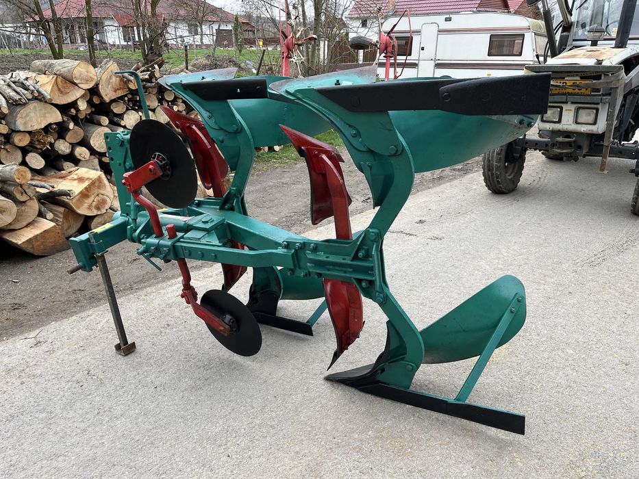 Plug reversibil dupa tractor