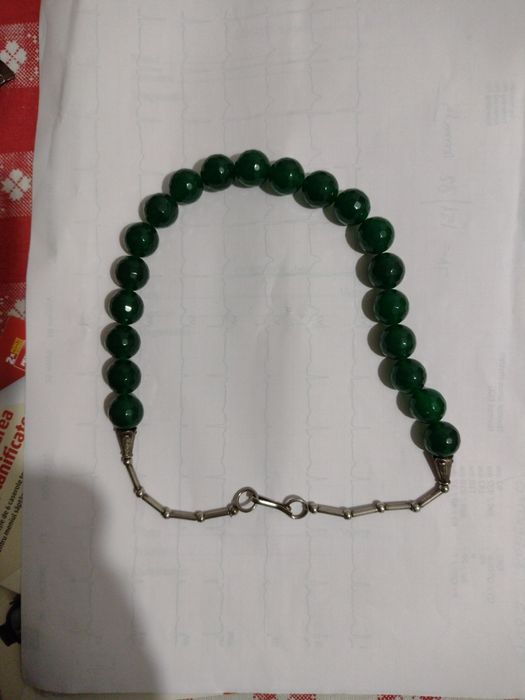 Vând Coliere pietre semiprețioase 1500 lei buc. Negociabil.