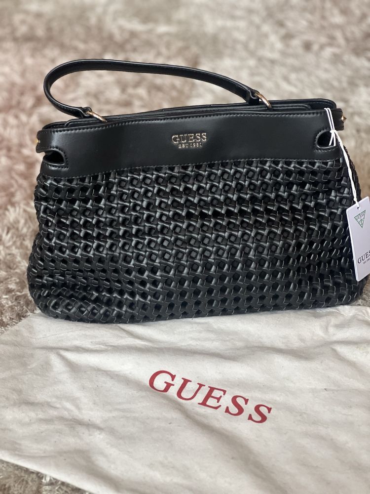 Продам сумочку GUESS