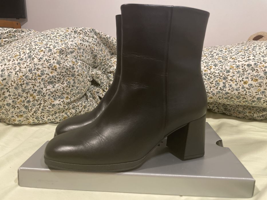 Gabor noi, marimea 38!