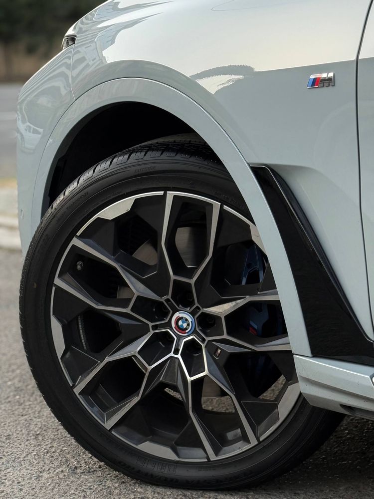 BMW X7 40i (Restyling)