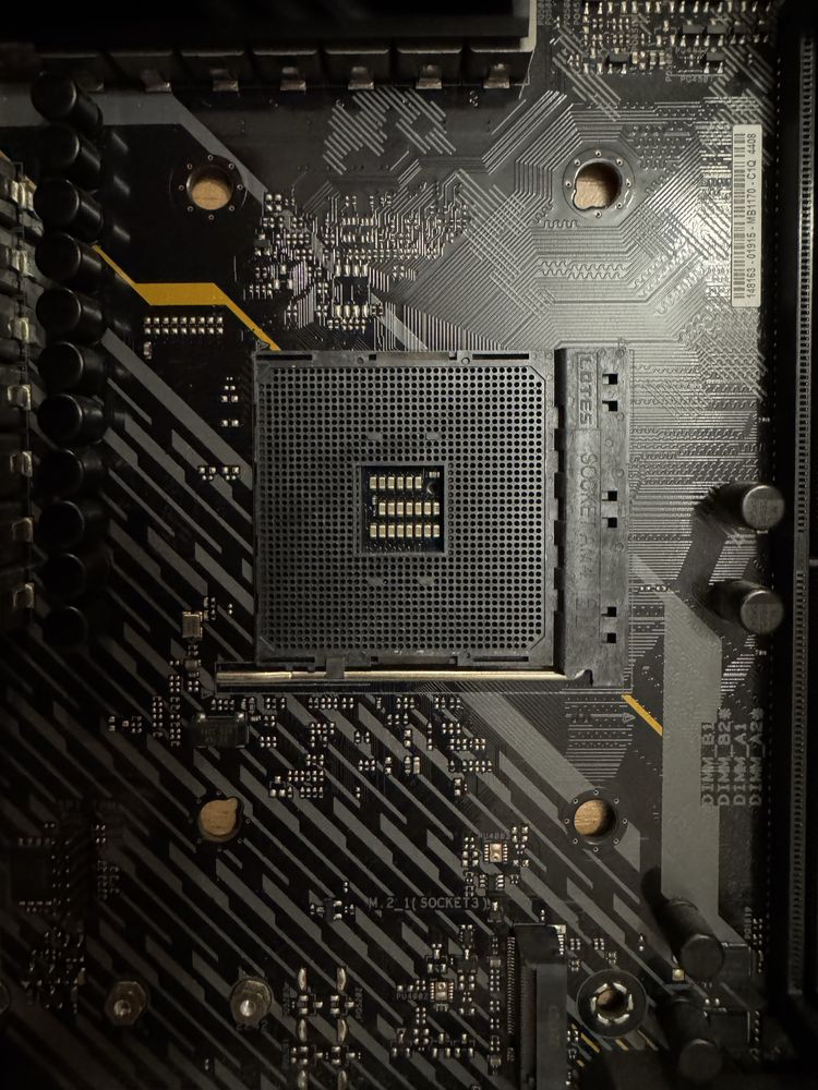 Дънна платка Asus TUF Gaming X570-Plus