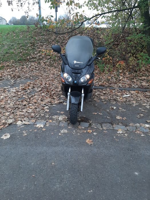 Vând Piaggio X9(125).Nr tel.004915510068303.