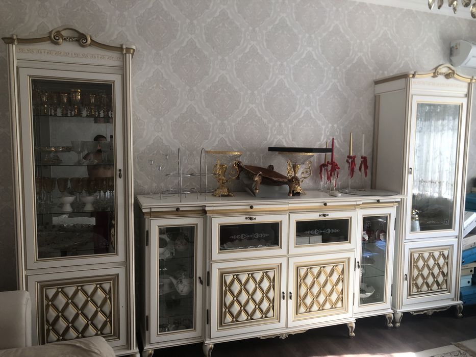 Горка, стенка  гарнитур для гостиной
