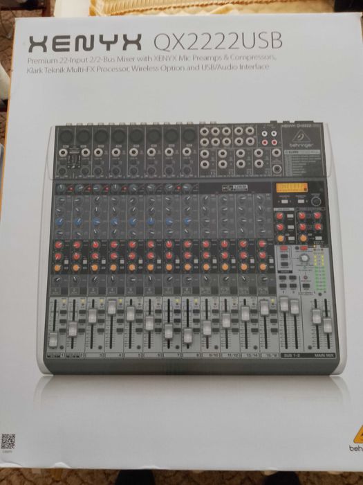 Behringer XENYX QX2222 USB 22 канален миксер.