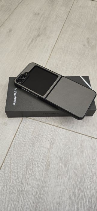 Продам Samsung Z Flip7 FE 256 mb белый
